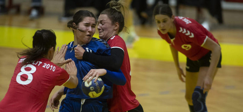 Франция. 19-летняя хорватская линейная Миа Бркич подписала контракт с "Мецем". Ближайший сезон она проведёт в аренде в "Сен-Амане"