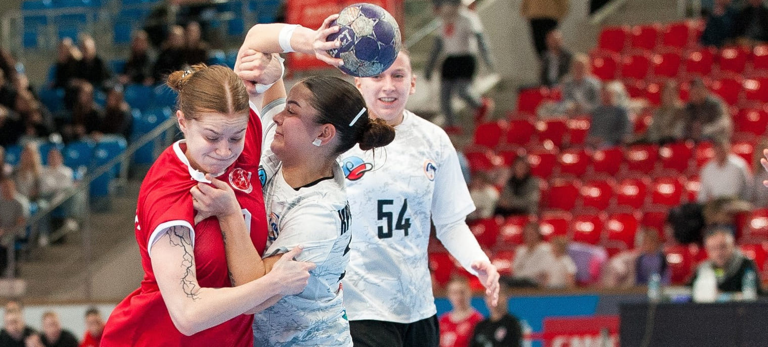 "Луч" пощекотал нервы болельщикам "Астраханочки", первый промах Шарковой, геройства Рябцевой и Дегтярёвой