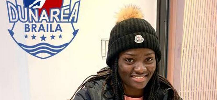 Румыния. 23-летняя линейная из Анголы Рут Жуан летом сменит французский "Пари-92" на "Дунэрю"