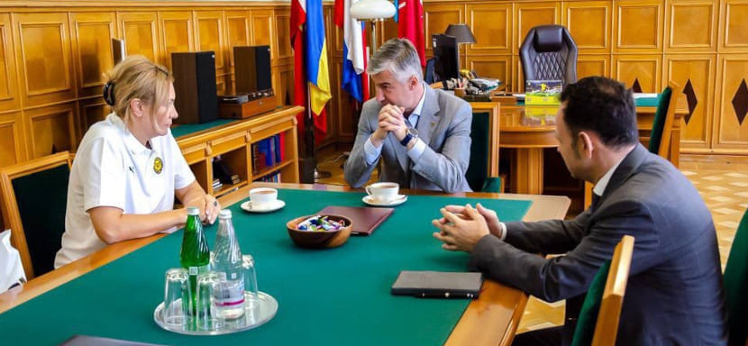 Olimpbet Суперлига. Алексей Логвиненко: "Уверен, что наши гандболистки в надёжных руках, а "копилку" клуба ждёт немало новых достижений!"