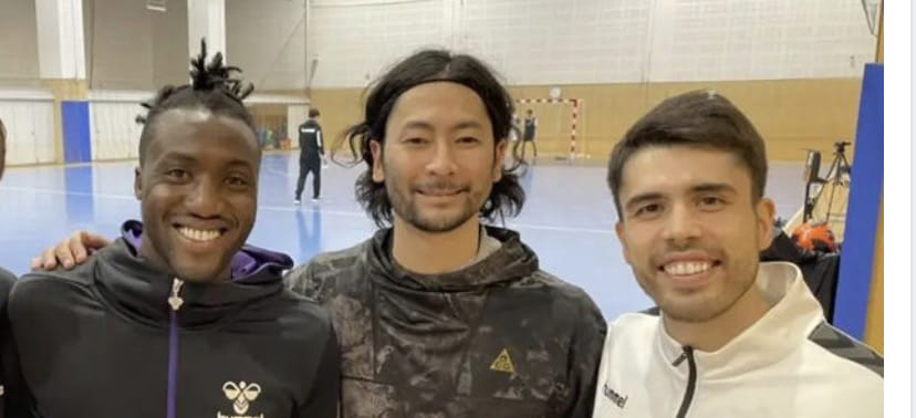 Япония. Олимпийский чемпион Люк Абало прибыл в расположение своего нового клуба "Токио Тристарс" (ФОТО)