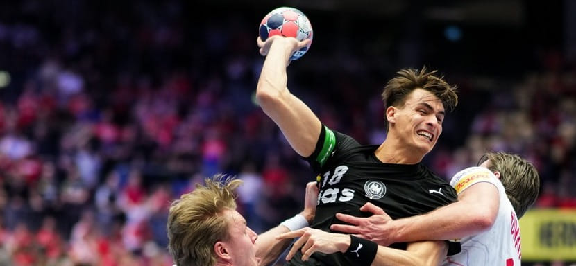 Очередной тур в "группе смерти" основного раунда ЧЕ-2026: лидер сборная Германии сразится с датчанами и ещё два матча