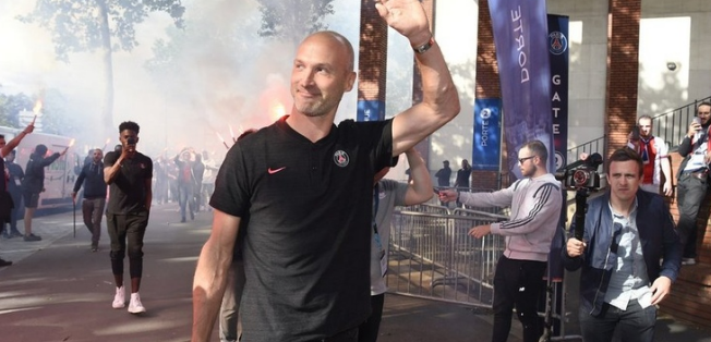 Легендарный голкипер "Пари Сен-Жермен" француз Тьерри Омейе завершил яркую игровую карьеру в 42-летнем возрасте (ВИДЕО)