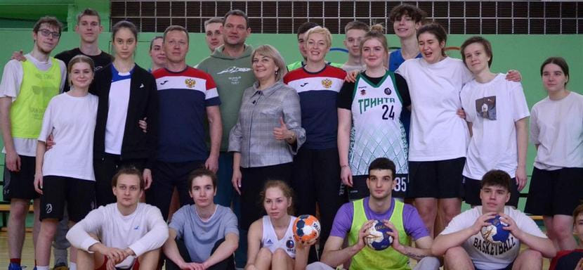 Россия. Спортивный директор ФГР Дмитрий Бочарников и двукратная чемпионка мира Мария Сидорова провели мастер-класс в колледже (ВИДЕО)