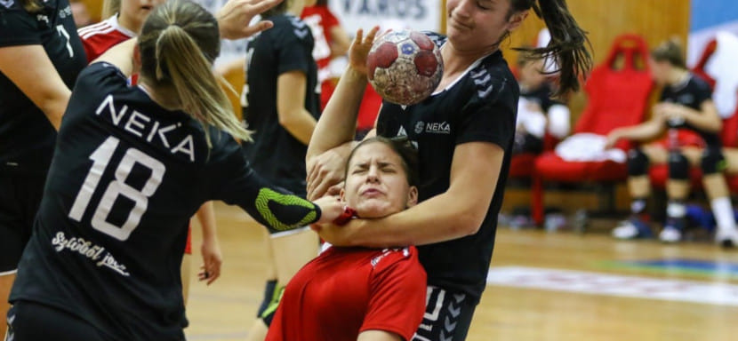 Венгрия. "Ференцварош" в гостях был сильнее "Шиофока", "Дунауйварош" дома одолел МТК и два других результата дня