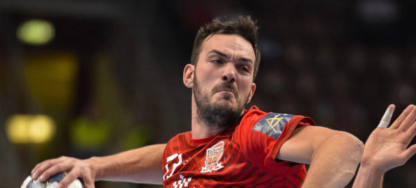 Франция. Трансферный слух. Петар Ненадич продолжит карьеру в "ПСЖ", где заменит травмированного Николу Карабатича