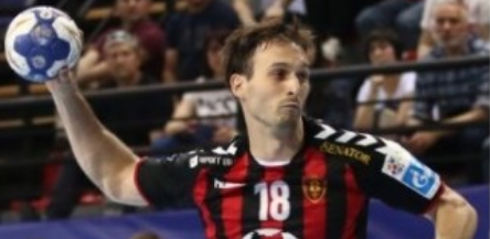 Звезда сборной Хорватии и польского "Виве" Игор Карачич объявил о помолвке с македонкой Душицей Андоновской