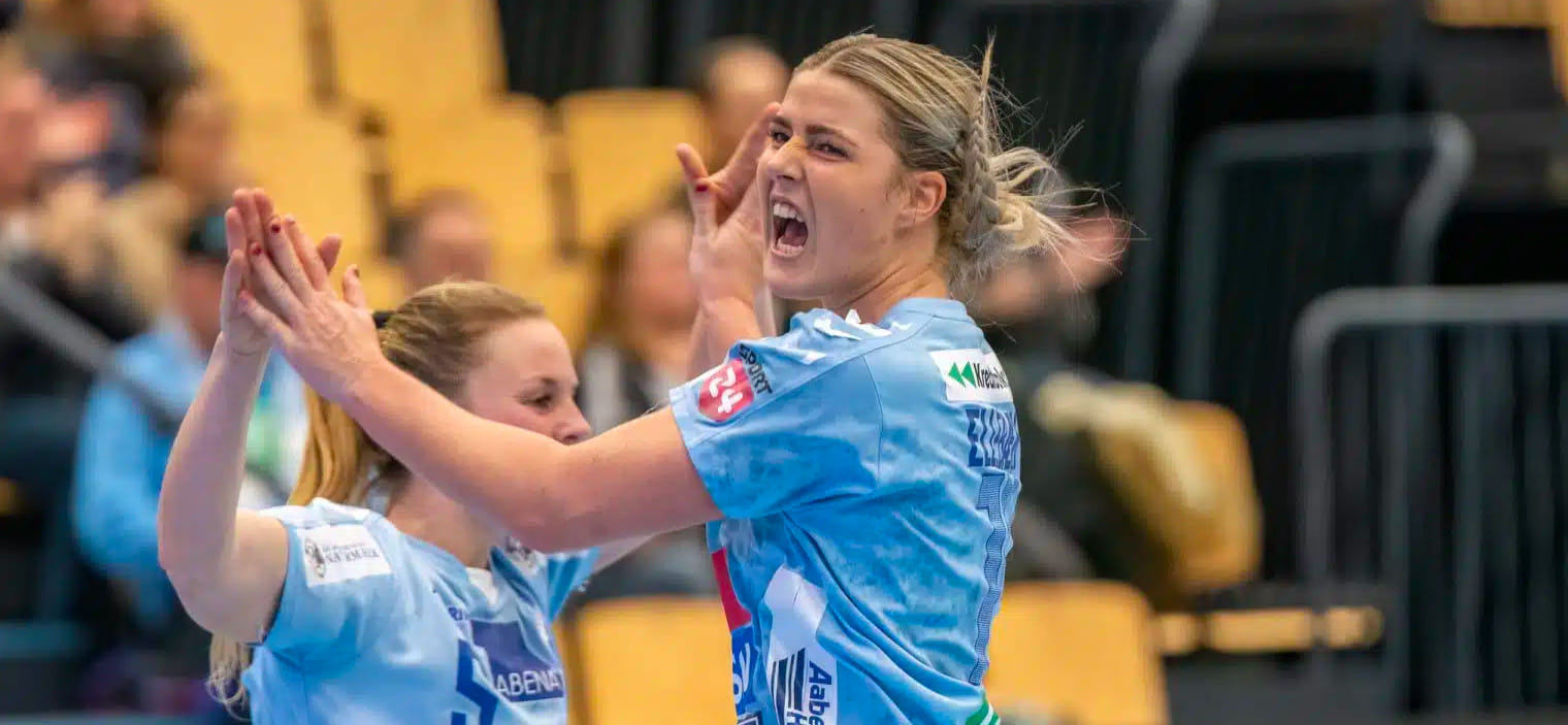 Дания. В заключительной встрече 12-го тура "Сондерюске" обыграл "Аякс" и оторвался от последнего места