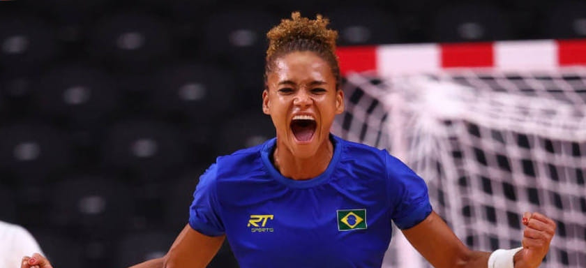 СМИ: Алешандра До Насименто приняла решение завершить игровую карьеру. 39-летняя гандболистка планирует стать мамой