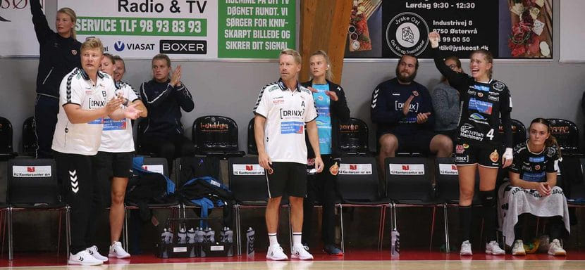 Дания. Новичок элитного дивизиона "Вендсюссель" отправил в отставку главного тренера Кента Баллегорда. Тот считает решение необоснованным