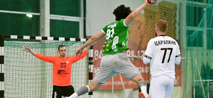 Olimpbet Суперлига. КомОПС оштрафовала гандболистов "Каустика" Данилу Иванова и Вадима Ибракова за нарушение правил экипировки