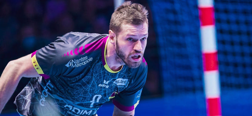 Франция. Александр Шкуринский: "Мы будем принимать "ПСЖ" не на той арене, где обычно играем, а там, где вместимость — около 11 тысяч"