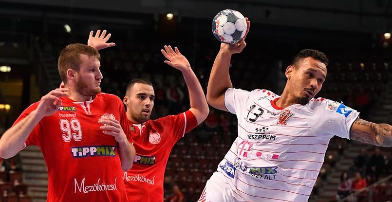 Венгрия. "Веспрем" одержал тринадцатую победу подряд, разгромив "Мезекевешд", и возглавил таблицу чемпионата
