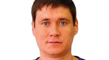 Правый полусредний "Акбузата" Дмитрий Киреев тренируется дома (ВИДЕО)