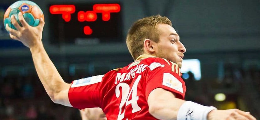 Венгрия. Словенец Гашпер Маргуч продлил контракт с "Веспремом". С нового сезона его конкурентом будет Никита Вайлупов