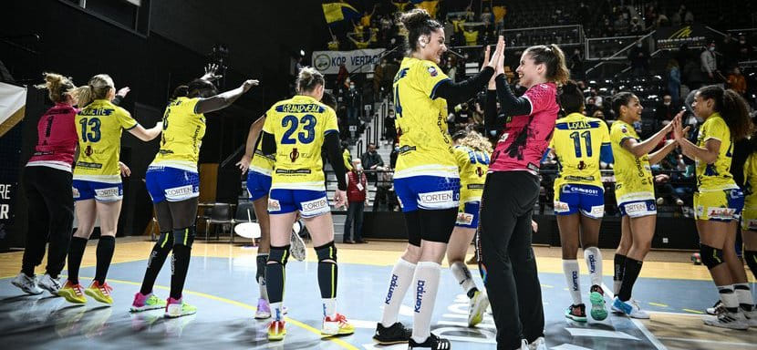 Франция. "Бур-де-Пеж" избежал банкротства. Клуб нашел спонсора и завершит этот сезон