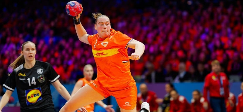 Сегодня шестью матчами продолжится основной раунд женского чемпионата мира-2025. Также стартует утешительный Кубок Президента