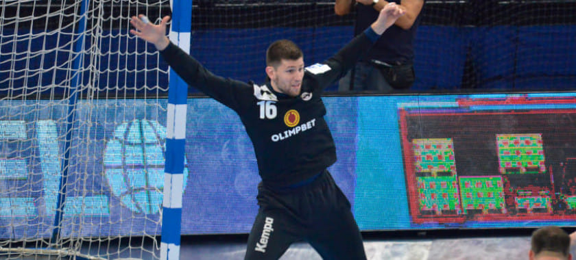 Olimpbet Суперлига. Артём Грушко: "Телефон или друзья? Дарить телефоны друзьям! А футбольной Премьер-лигой не интересуюсь"