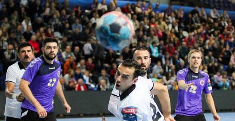 Известно расписание "Кубка губернатора" в Чехове. На турнире сыграют "Чеховские Медведи", БГК, "Металург" и "Стяуа"