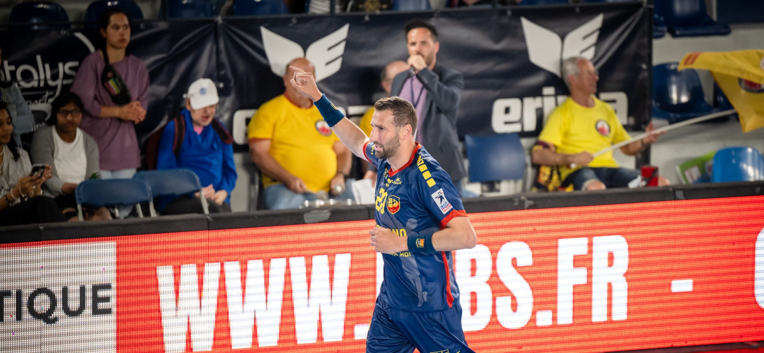 В своём последнем матче 40-летний Рафаэль Коштё из "Сен-Рафаэля" поднял бомбардирский рекорд Франции до отметки 2642 голов