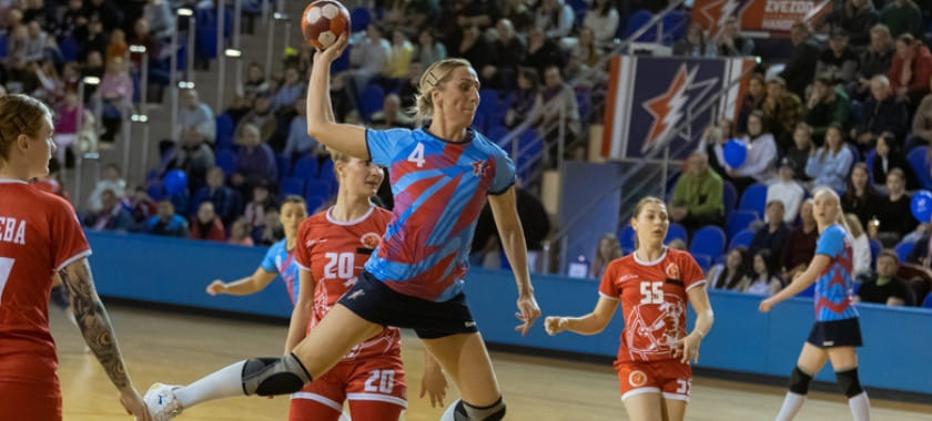 Olimpbet Суперлига. Надежда Осипова: "У Ксении Дьяченко повреждена передняя крестообразная связка, нужна операция…"