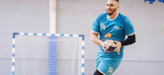 "Технолог-Спартак" и "Акбузат" сыграли два результативных матча. В первом из них Ярослав Лукьянцев забросил 16 мячей, Игорь Неклюдов — 14