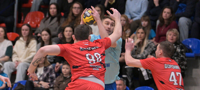 Петербургский "Зенит" снова обыграл "Пермских медведей" в чемпионате России. Дмитрий Кузнецов отразил 38% бросков