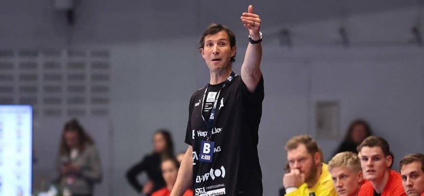 Бундеслига. "Гамбург" россиянина Азата Валиуллина продлил контракт с главным тренером Торстеном Янсеном