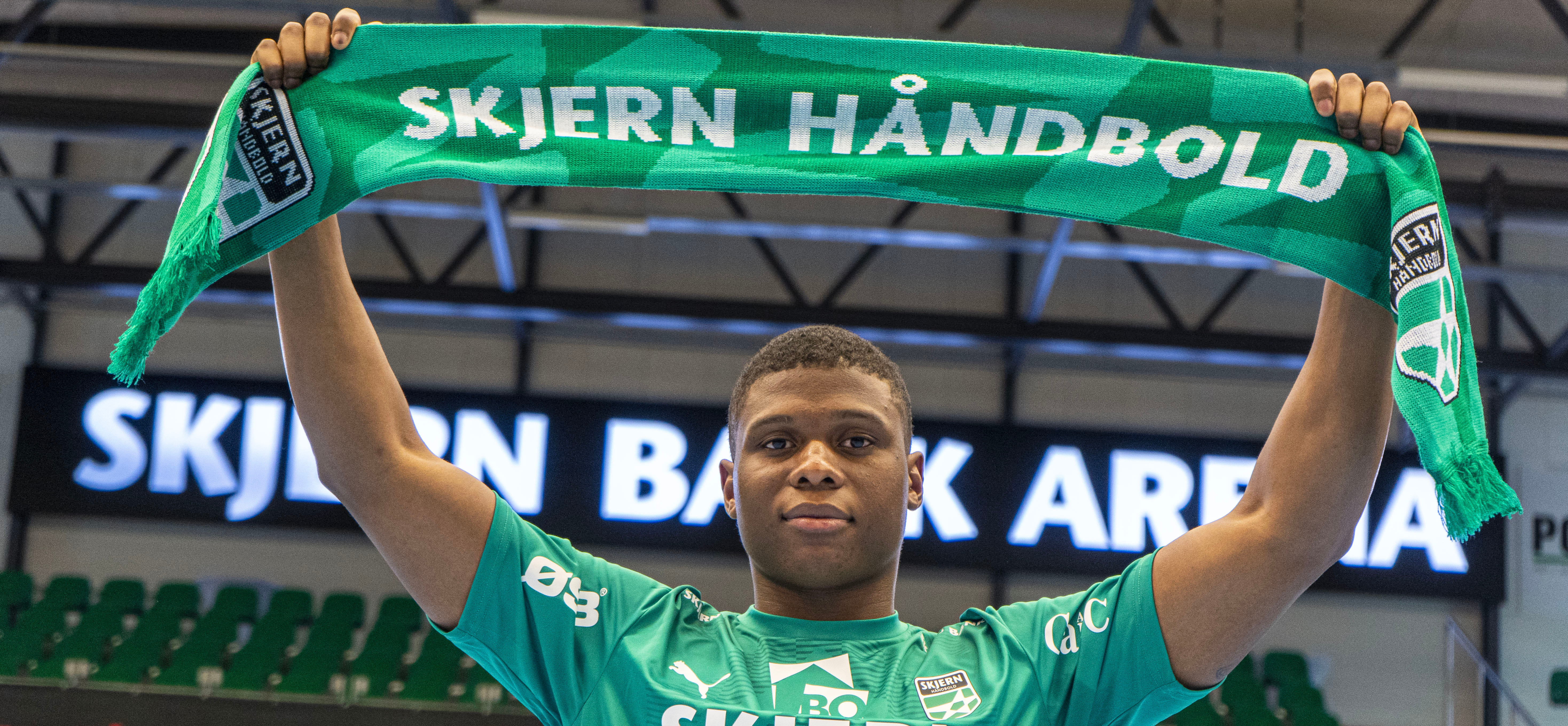 Дания. Лучший бомбардир и правый полусредний чемпионата Испании португалец Хоаким Назаре сменил "Куэнку" на "Скьерн"