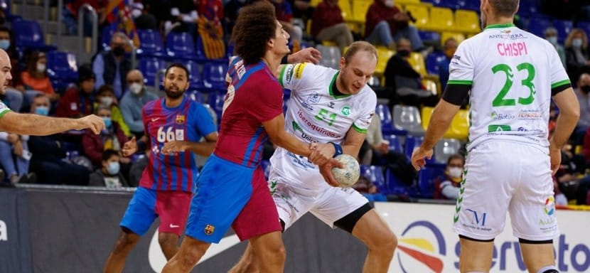 Франция. Полусредний сборной Литвы Лукас Сименас покинул испанскую "Антекеру". 25-летний игрок будет выступать за "Истр"