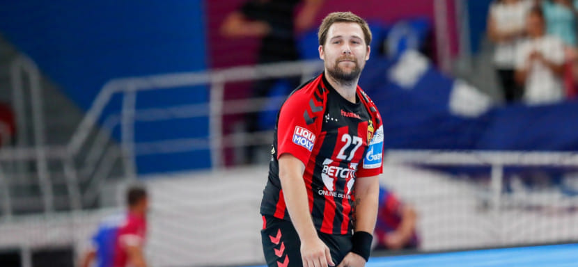 Звонок звезде. Иван Чупич: "Смотрю на Дибирова и тоже хочу играть долго"