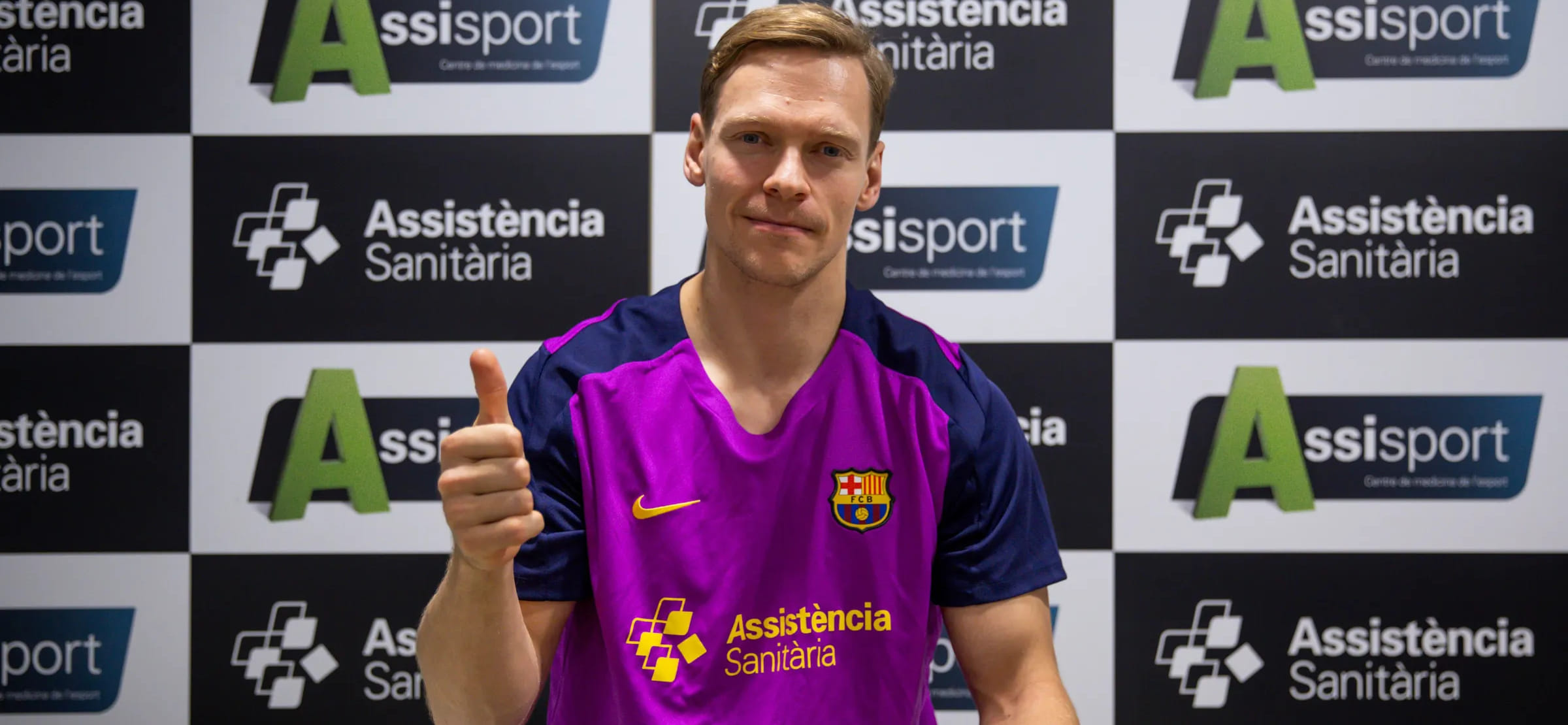 Разыгрывающий сборной Исландии и "Пика" Янус Смарасон со следующего сезона будет выступать за "Барселону"