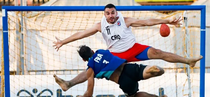 Определены полуфинальные пары чемпионата Европы по пляжному гандболу среди мужчин и женщин