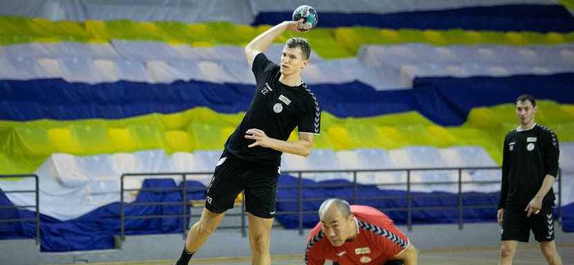 Польша. Легионеры "Кельце" Владислав Кулеш и Анхель Фернандес вернулись к тренировкам с командой