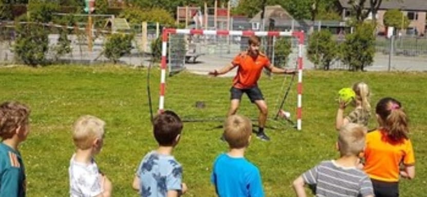 Нидерланды. По всей стране работают 150 гандбольных секций для детей