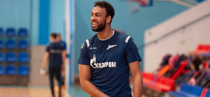 Дмитрий Хмельков: "Я, по сути, только на еду трачу 200 тысяч. Для комфортной жизни мне нужно от 100 до 500 тысяч"