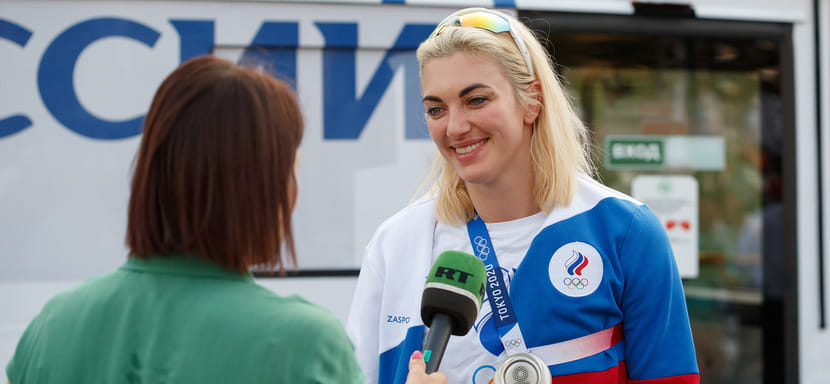 Анне Сень вручили медаль "За выдающийся вклад в развитие Краснодарского края" по итогам выступления на Олимпийских играх