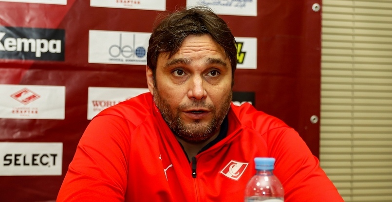 Суперлига. Олег Кулешов: "К нам сейчас приходят новые люди, нет времени сыграться. То, что получилось за пару дней наиграть, показали"