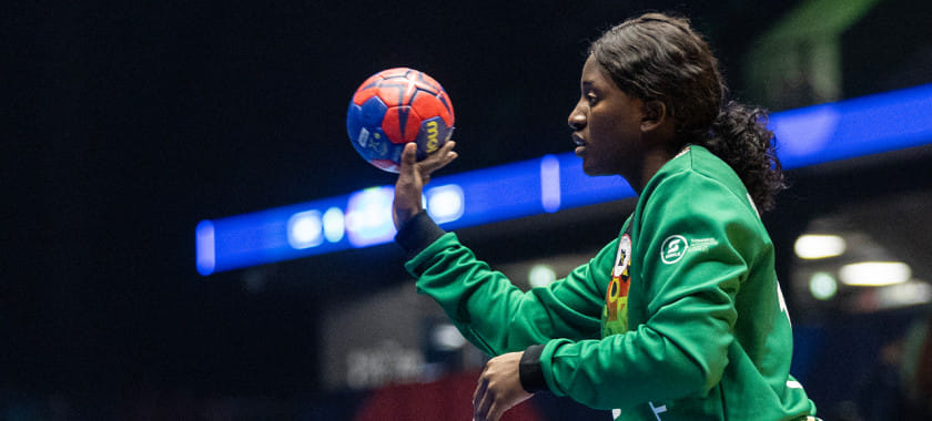 ЧМ-2023. Сборная Анголы оказалась сильнее команды Южной Кореи. Линейная африканок Албертина Кассома забросила 11 мячей