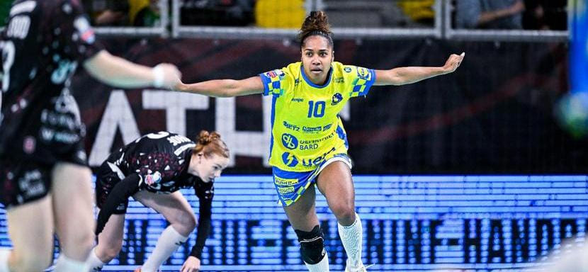 Левая крайняя сборной Франции Сюзанн Важока продолжит защищать цвета французского "Меца"