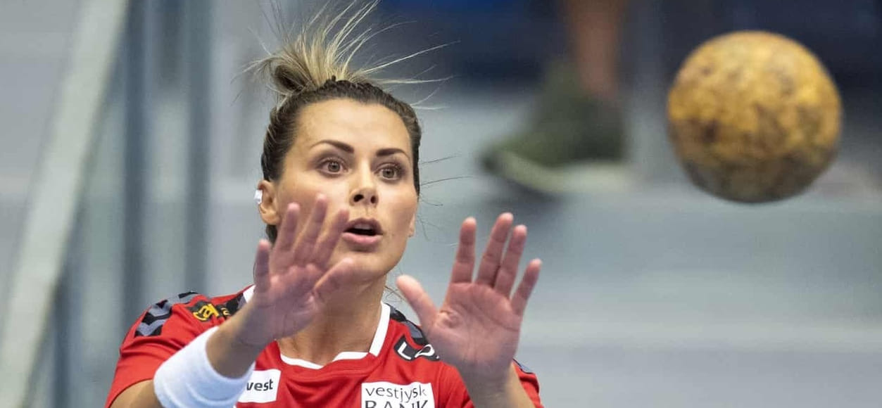 Дания. В матче с "Аяксом" "Эсбьерг" впервые за пять с половиной лет не преодолел отметку в 20 заброшенных мячей