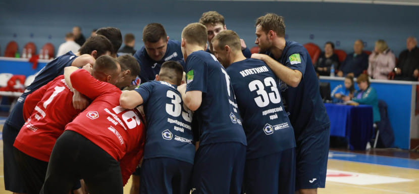 Кубок России. Виктор Васильев: "Дали бой профессионалам, навязали борьбу. Если бы выиграли, то было бы счастье"