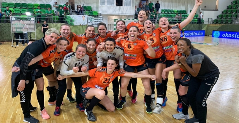 Женский чемпионат Венгрии. "Шиофок" благодаря осечке "Эрда" вышел на третье место в турнирной таблице
