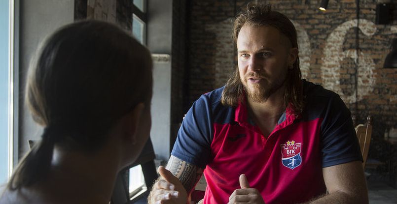 Беларусь. Полусредний БГК Вильям Аккамбре: "Здесь легко поверить, что ты богат"