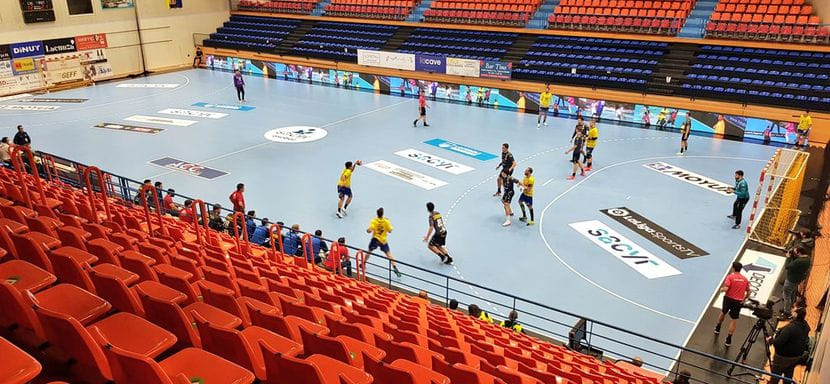 Испания. В единственном матче четверга занимающая второе место "Бидасоа" провалила первый тайм и проиграла "Адемару"