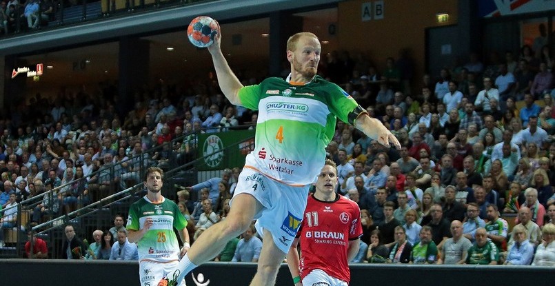 Бундеслига. Для полусреднего "Вецлара" Штефана Кнеера сезон завершен. Игроку предстоит операция на спине