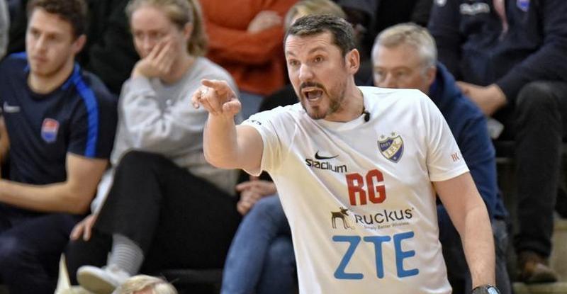 Тренер ХИФКа россиянин Ростислав Гринишин: "Два года я работал и с мужской, и с женской командами" (ВИДЕО)