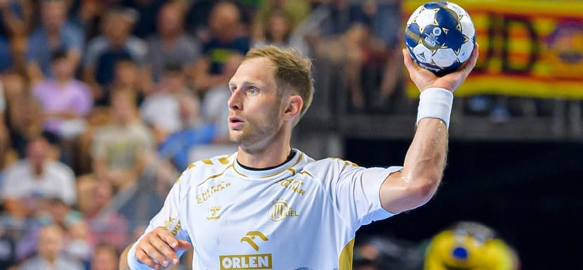 Бундеслига. Правый полусредний "Киля" Штеффен Вайнхольд пропустит остаток сезона после операции на плече