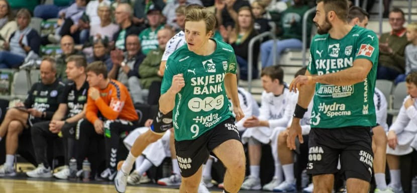 Левый полусредний из Норвегии Симен Петтерсен сменил датский "Скьерн" на французский "Шамбери"