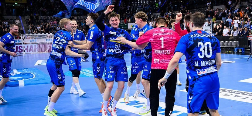 В бундеслиге "Киль" проиграл в гостях "Штутгарту", "Лемго" уступил "Гуммерсбаху" в матчах четверга